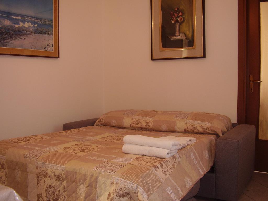 Jean Home Галарате Екстериор снимка